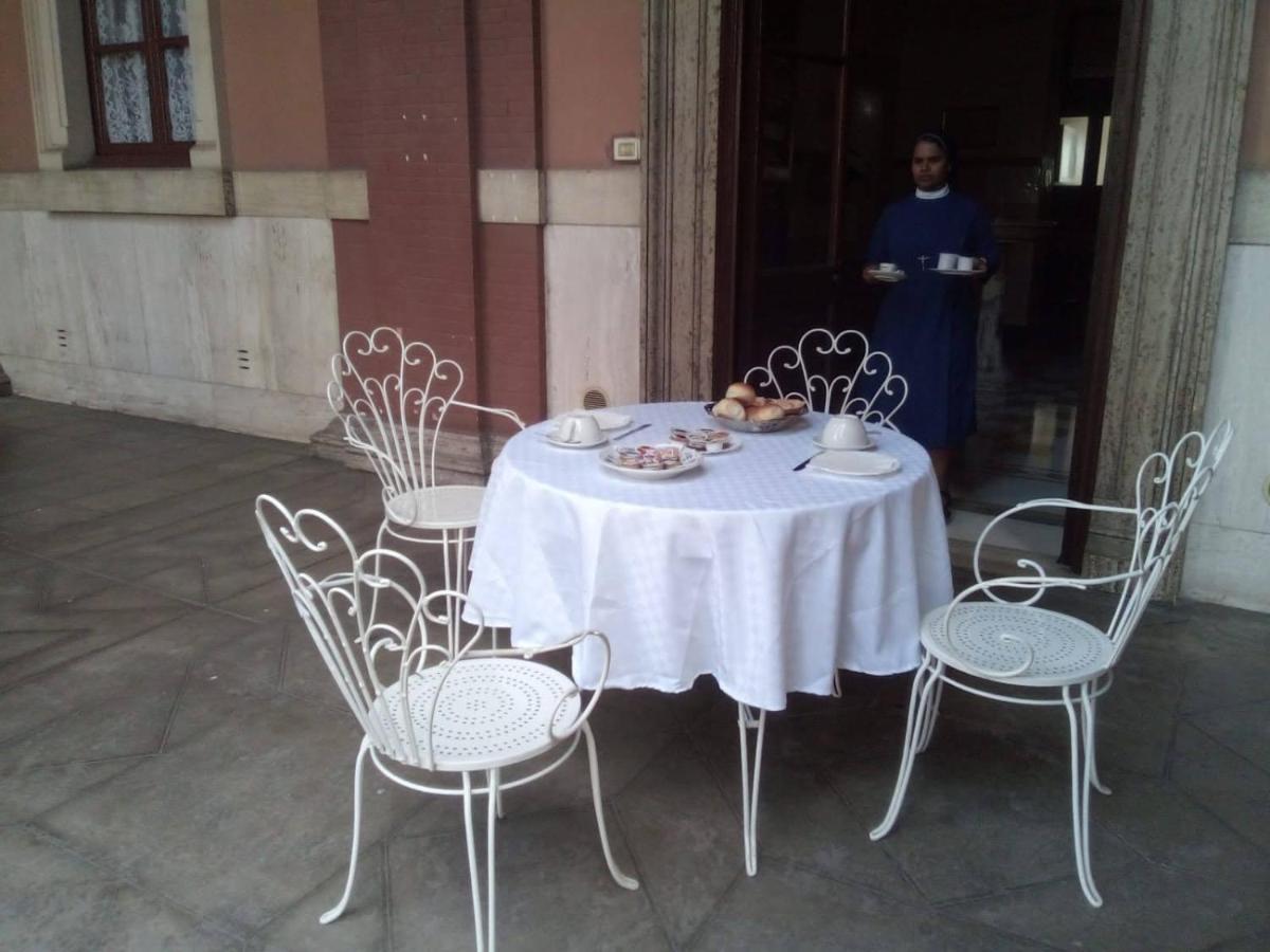 Casa S. Giuseppe Di Cluny Acomodação com café da manhã Roma Exterior foto