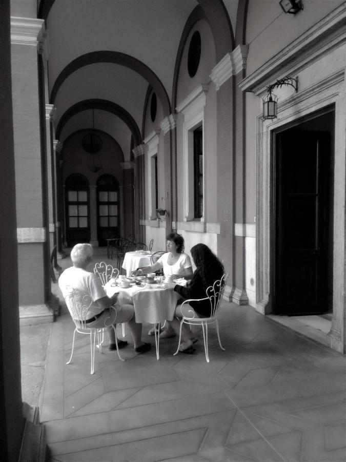 Casa S. Giuseppe Di Cluny Acomodação com café da manhã Roma Exterior foto