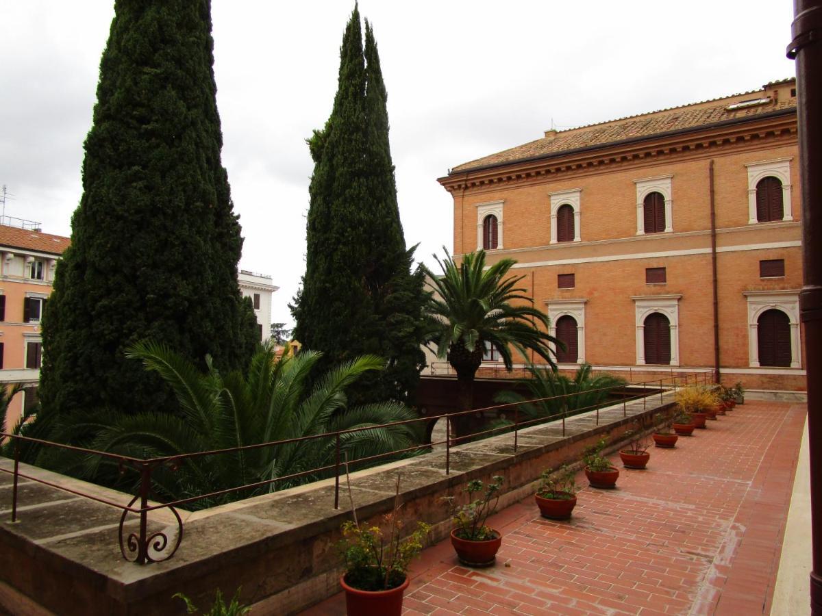 Casa S. Giuseppe Di Cluny Acomodação com café da manhã Roma Exterior foto